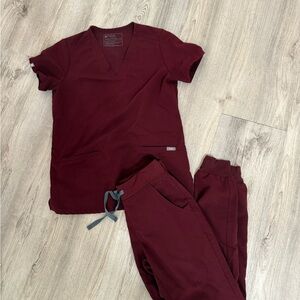 Figs Maroon Scrub Set